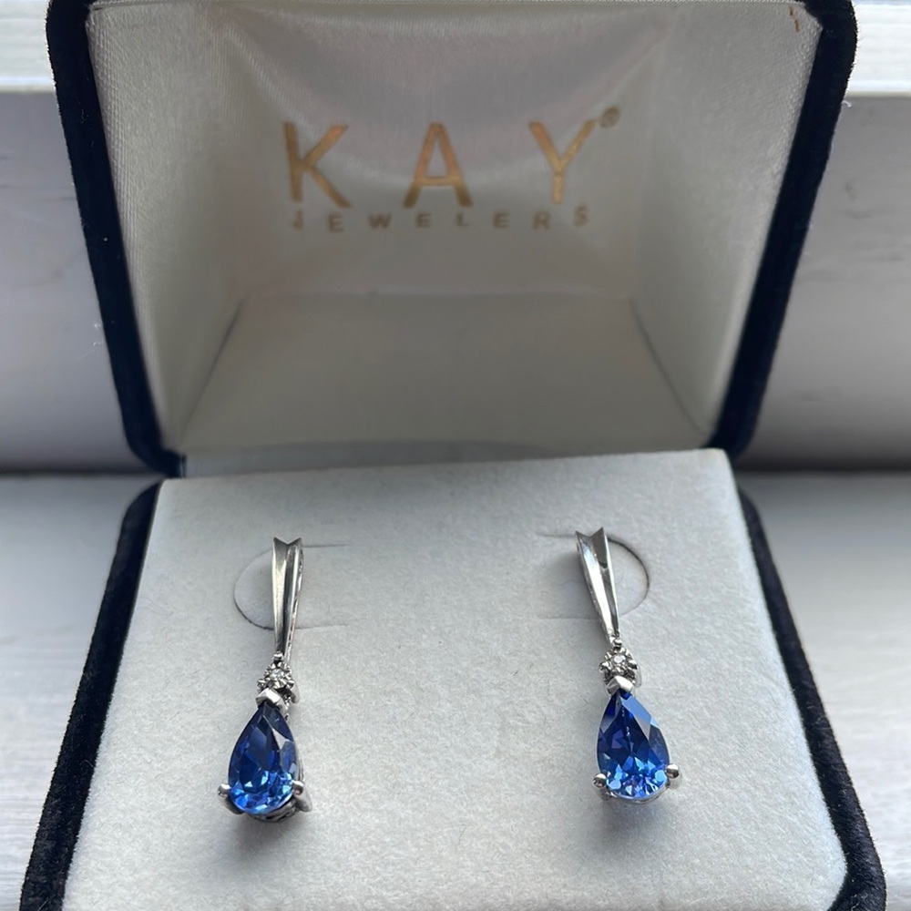Kay Jewelers Blue Rhinestone earrings